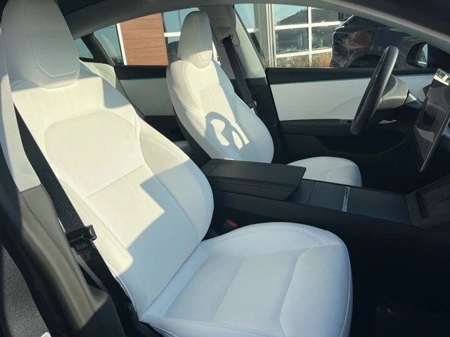 2025 Tesla Model 3 - Image 18 of 21