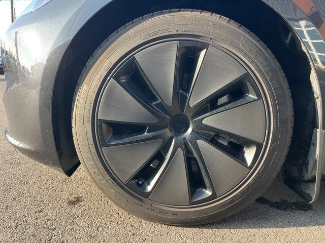 2025 Tesla Model 3 - Image 20 of 21