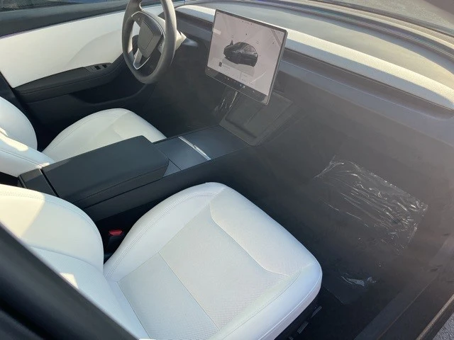 2025 Tesla Model 3 - Image 17 of 21