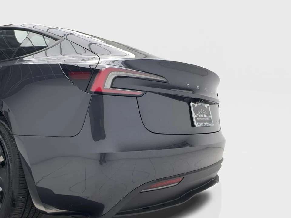 2025 Tesla Model 3 - Image 12 of 31