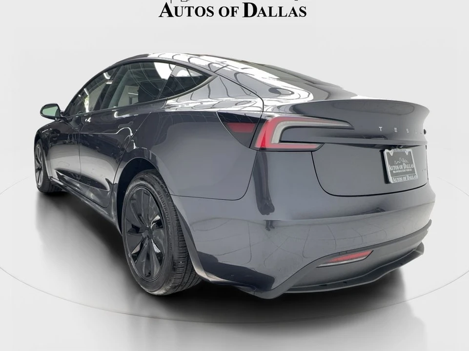 2025 Tesla Model 3 - Image 11 of 31