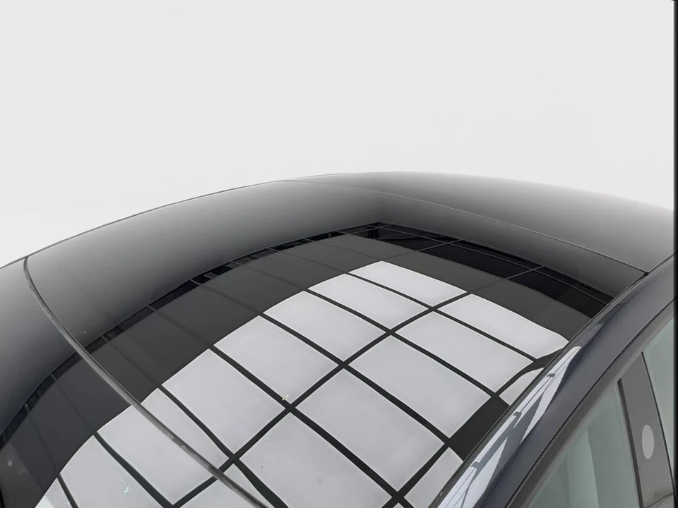 2025 Tesla Model 3 - Image 13 of 31