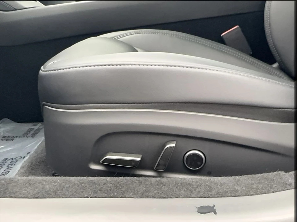 2025 Tesla Model 3 - Image 23 of 31