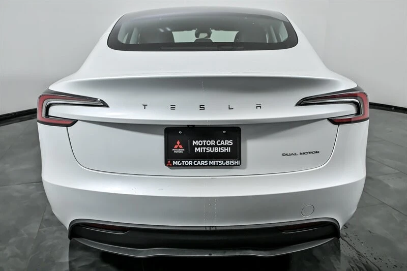 2025 Tesla Model 3 - Image 9 of 21
