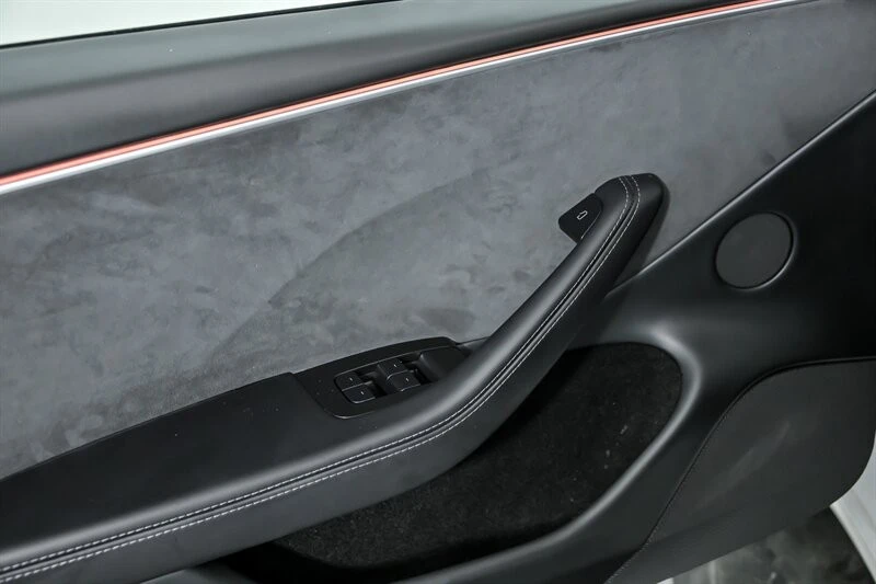2025 Tesla Model 3 - Image 15 of 21