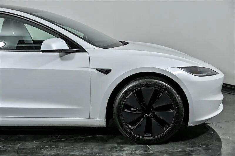 2025 Tesla Model 3 - Image 12 of 21