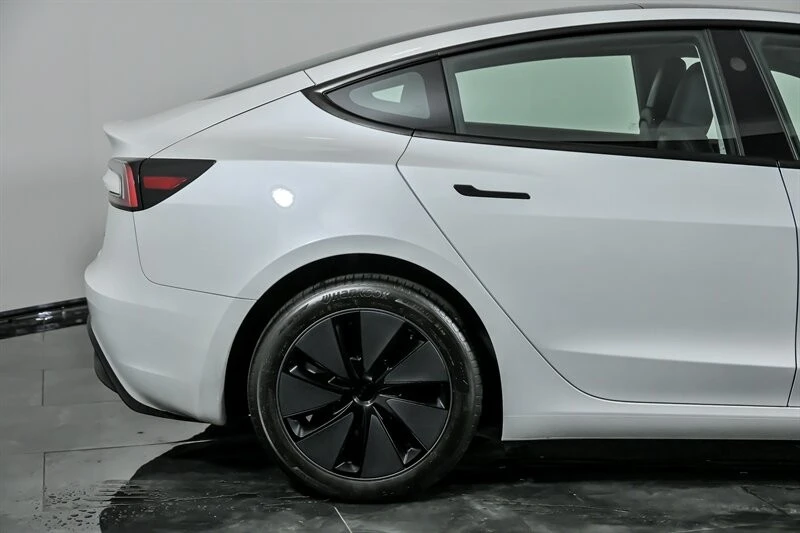 2025 Tesla Model 3 - Image 11 of 21