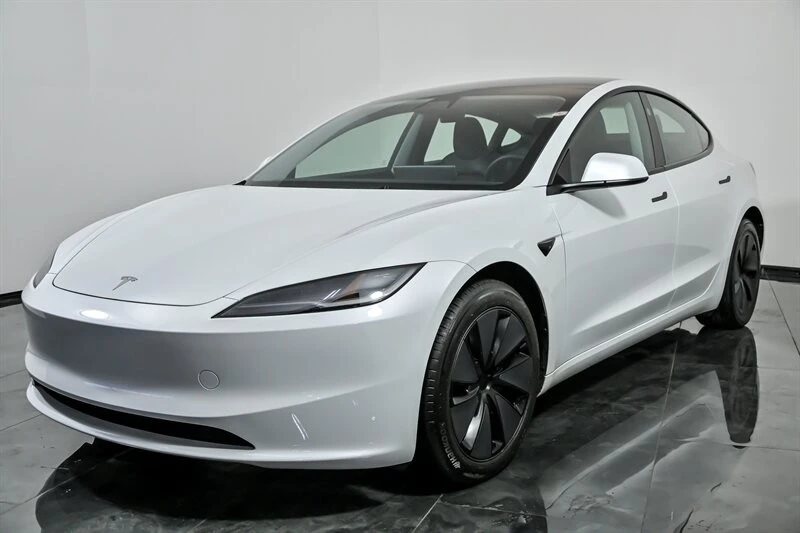 2025 Tesla Model 3 - Image 5 of 21