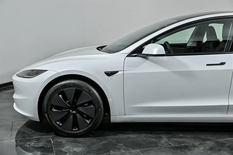 2025 Tesla Model 3 - Image 6 of 21