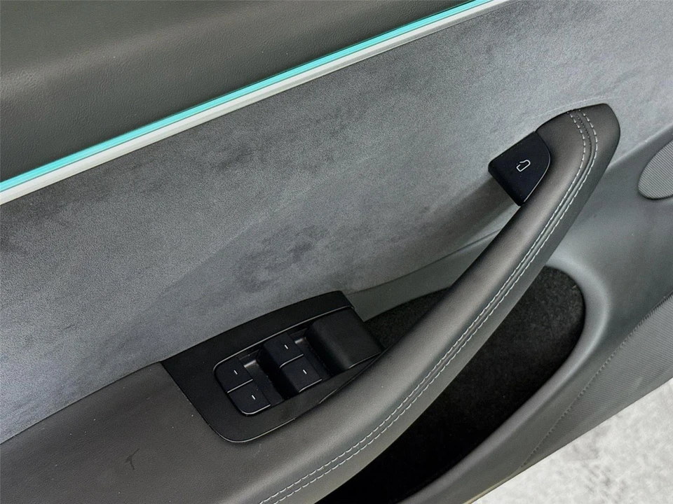 2025 Tesla Model 3 - Image 10 of 14