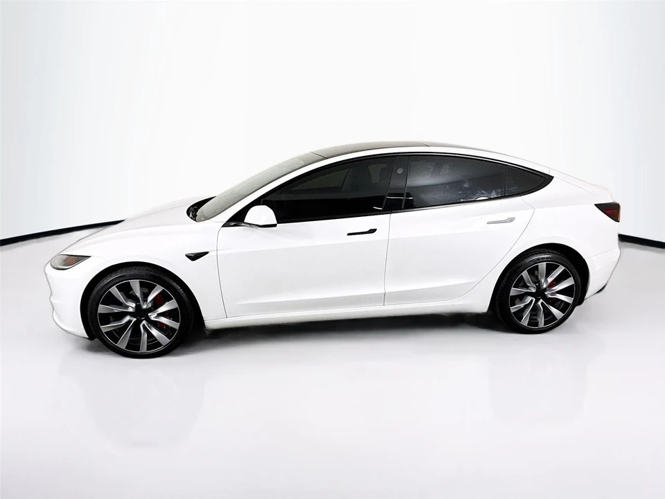 2025 Tesla Model 3 - Image 4 of 14