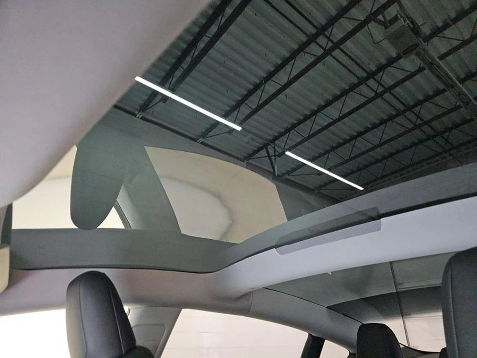 2025 Tesla Model 3 - Image 8 of 10