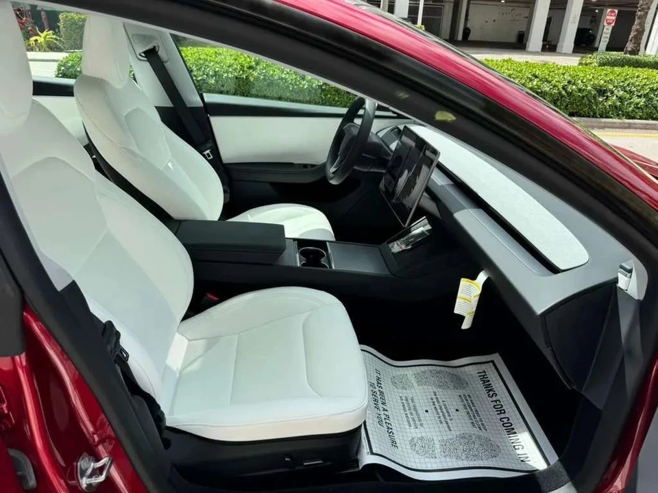 2025 Tesla Model 3 - Image 11 of 12
