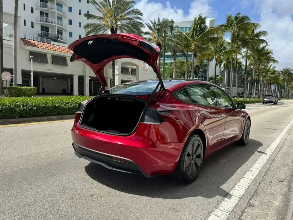 2025 Tesla Model 3 - Image 12 of 12