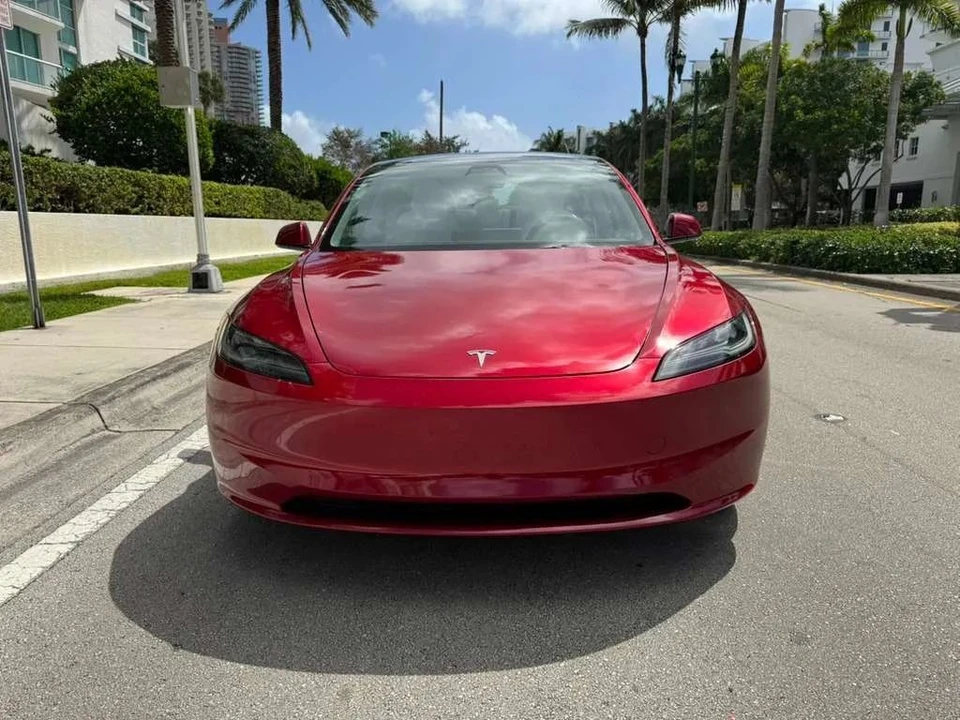 2025 Tesla Model 3 - Image 3 of 12