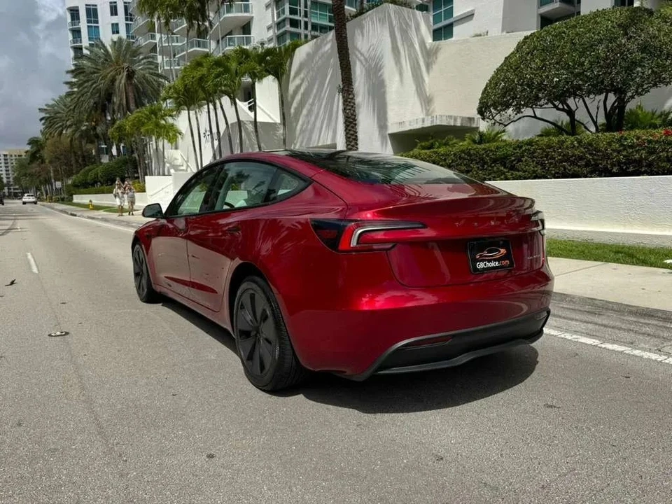 2025 Tesla Model 3 - Image 5 of 12