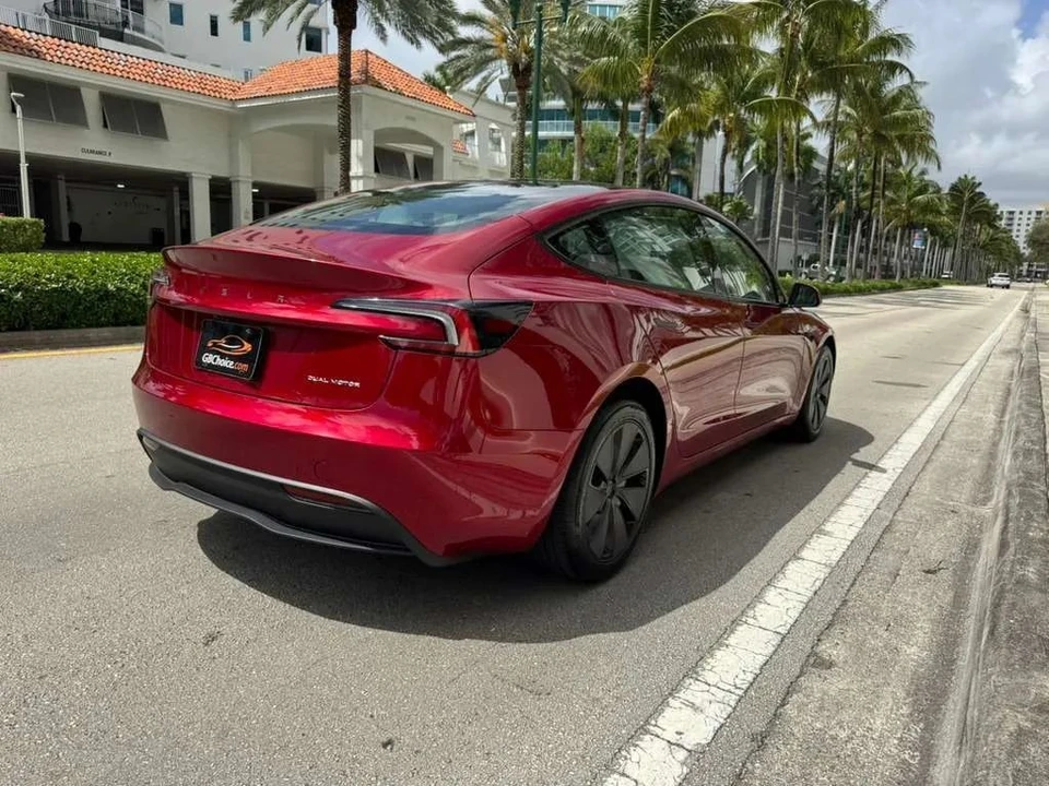 2025 Tesla Model 3 - Image 7 of 12