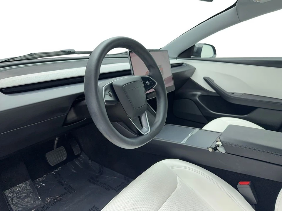 2025 Tesla Model 3 - Image 16 of 21