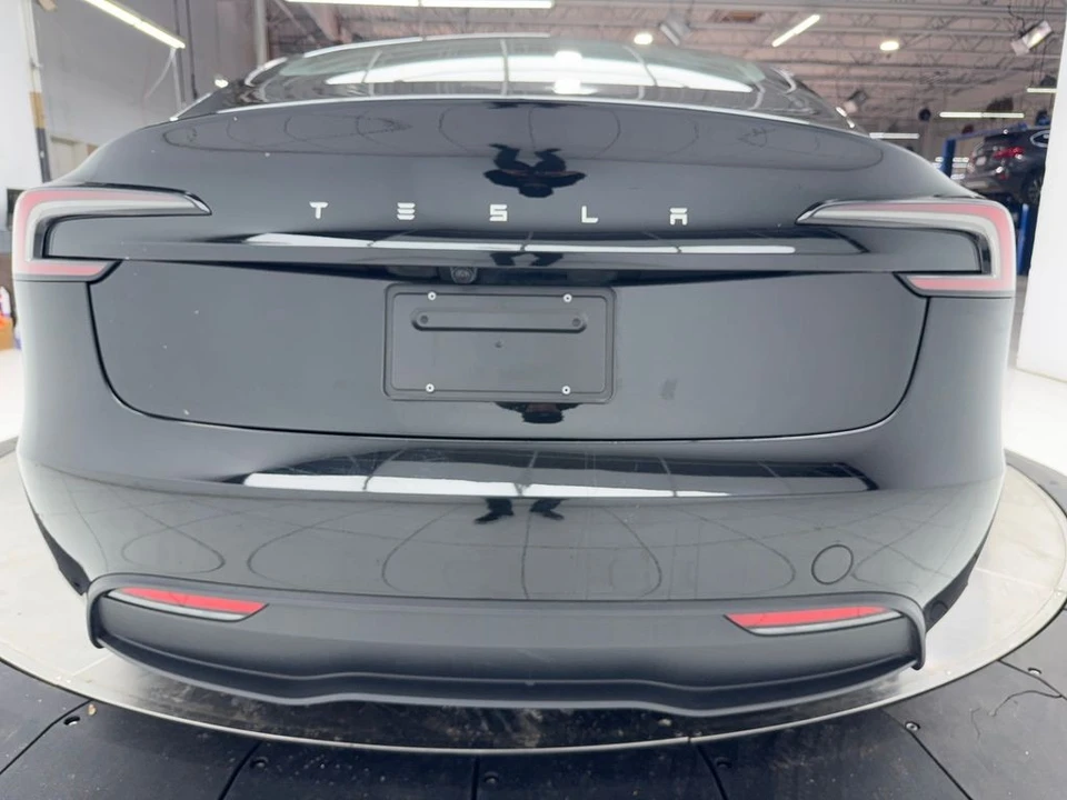 2025 Tesla Model 3 - Image 10 of 21