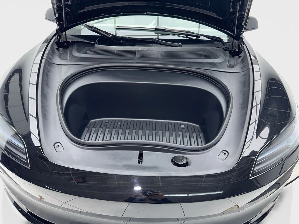 2025 Tesla Model 3 - Image 13 of 21
