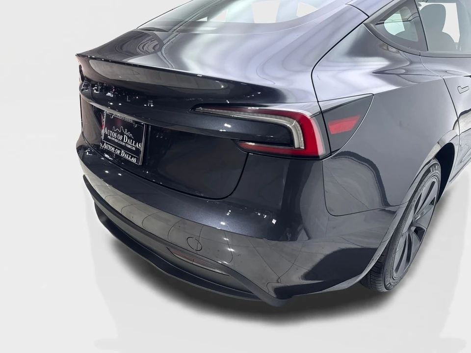 2025 Tesla Model 3 - Image 18 of 21