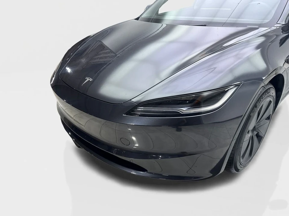 2025 Tesla Model 3 - Image 16 of 21