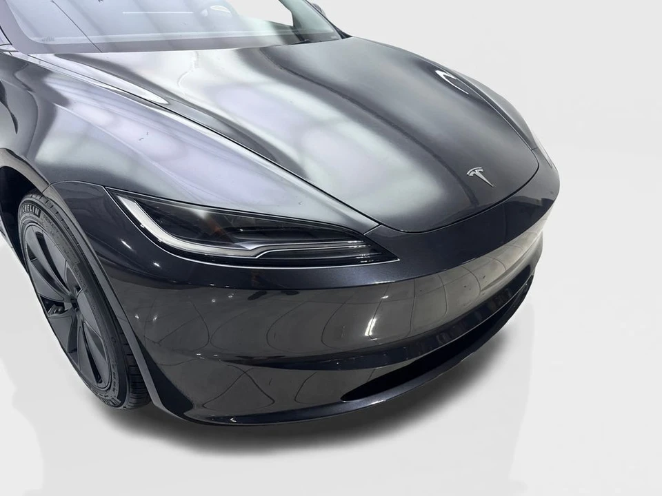 2025 Tesla Model 3 - Image 17 of 21
