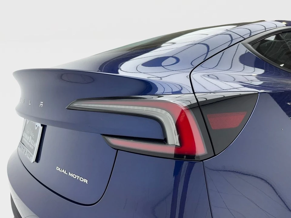 2025 Tesla Model 3 - Image 7 of 21