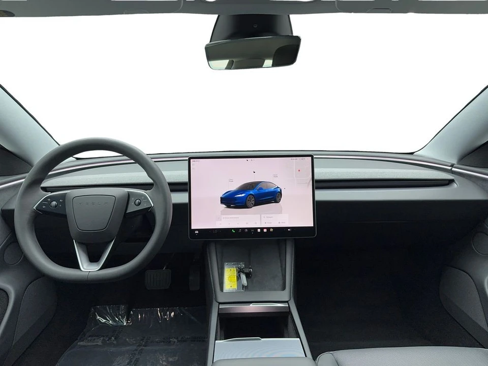 2025 Tesla Model 3 - Image 19 of 21