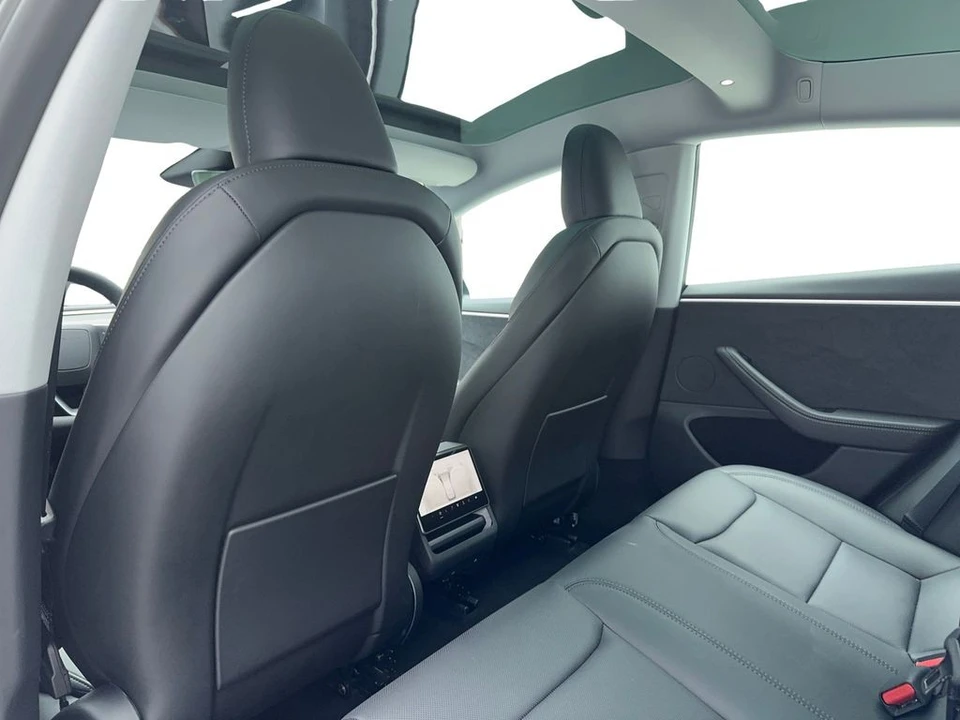 2025 Tesla Model 3 - Image 14 of 21