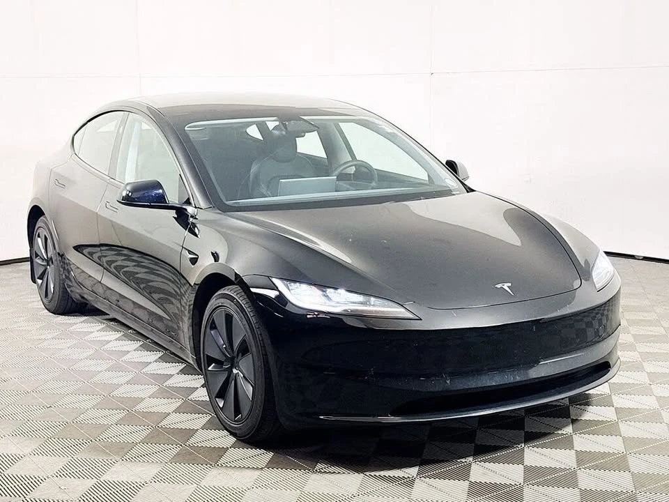 2025 Tesla Model 3 - Image 4 of 9