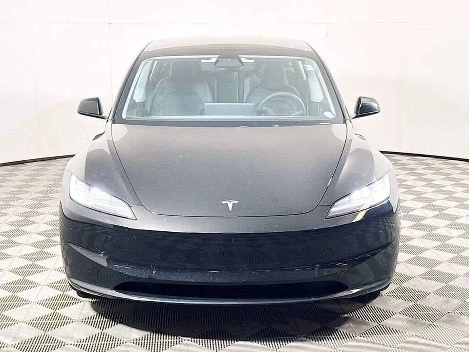 2025 Tesla Model 3 - Image 3 of 9
