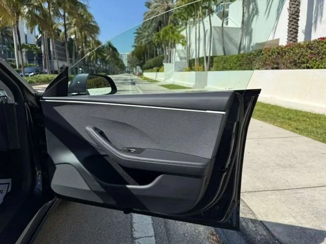 2025 Tesla Model 3 - Image 11 of 12