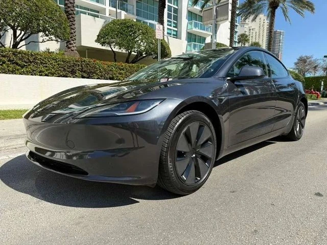 2025 Tesla Model 3 - Image 4 of 12