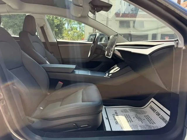 2025 Tesla Model 3 - Image 12 of 12