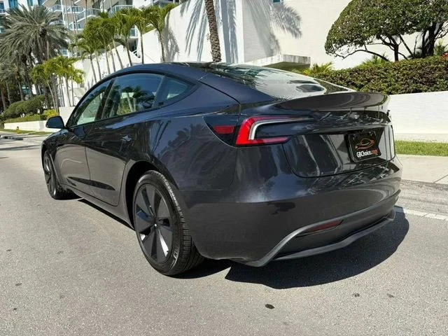 2025 Tesla Model 3 - Image 9 of 12