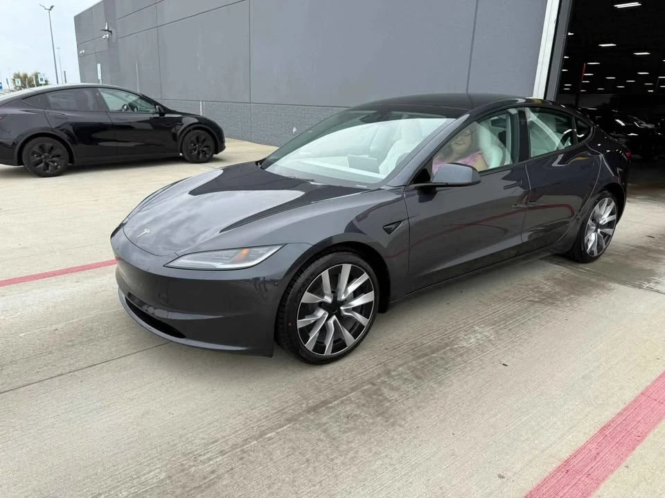 2025 Tesla Model 3 - Image 2 of 3