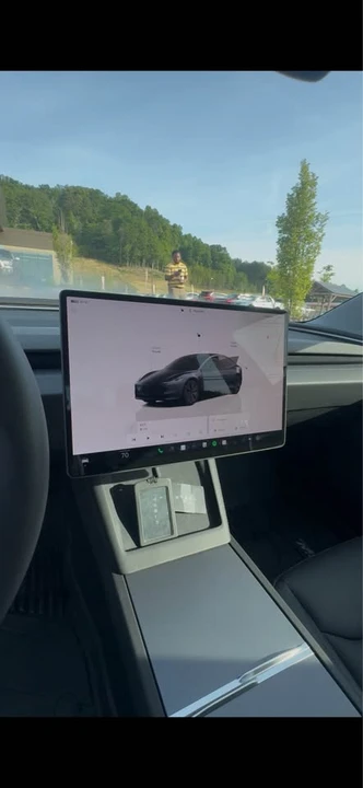 2025 Tesla Model 3 - Image 4 of 7