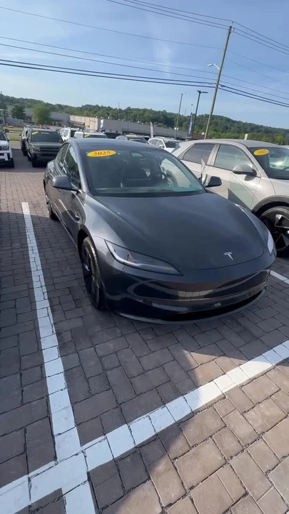 2025 Tesla Model 3 - Image 7 of 7