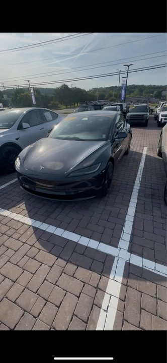 2025 Tesla Model 3 - Image 6 of 7