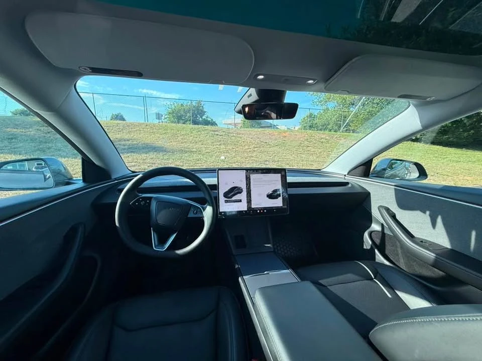 2025 Tesla Model 3 - Image 4 of 16