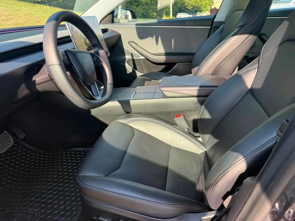 2025 Tesla Model 3 - Image 5 of 16