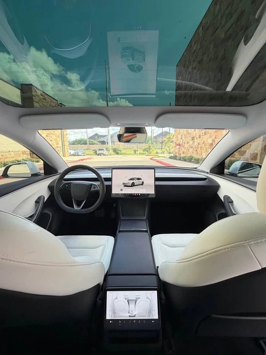 2025 Tesla Model 3 - Image 16 of 19