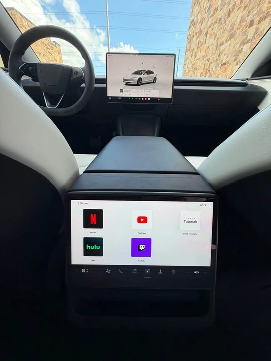 2025 Tesla Model 3 - Image 17 of 19