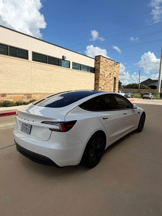 2025 Tesla Model 3 - Image 4 of 19