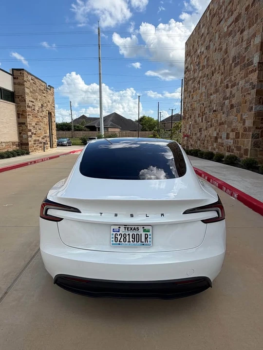 2025 Tesla Model 3 - Image 5 of 19