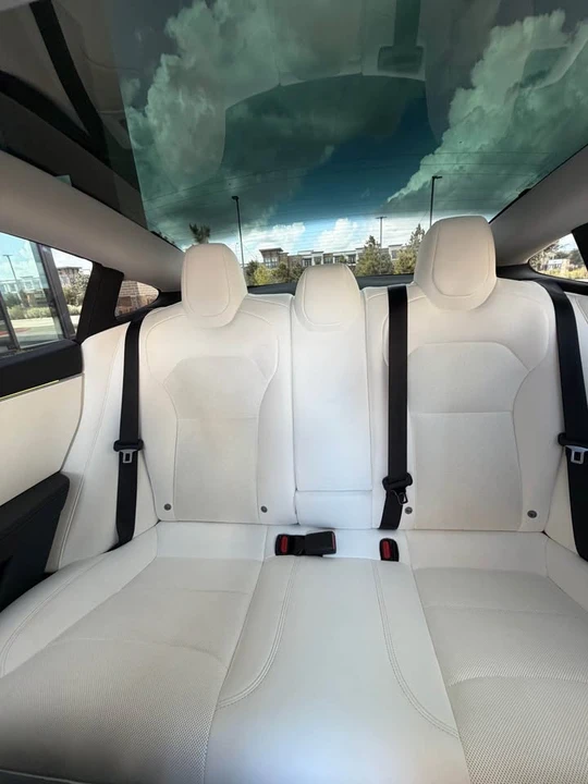2025 Tesla Model 3 - Image 18 of 19