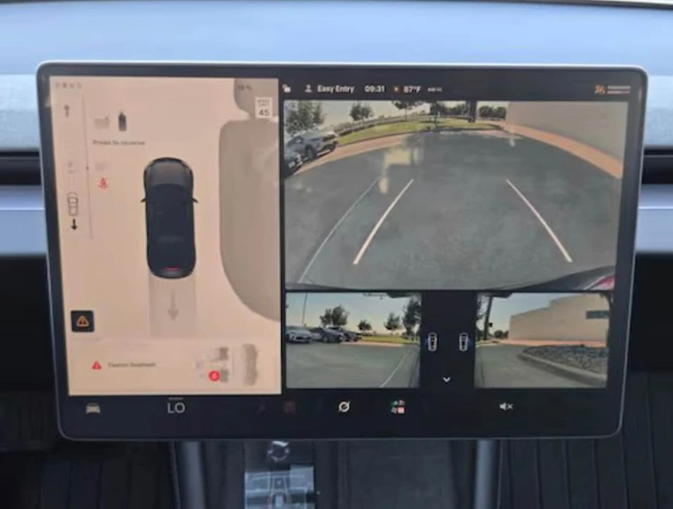 2025 Tesla Model 3 - Image 7 of 8