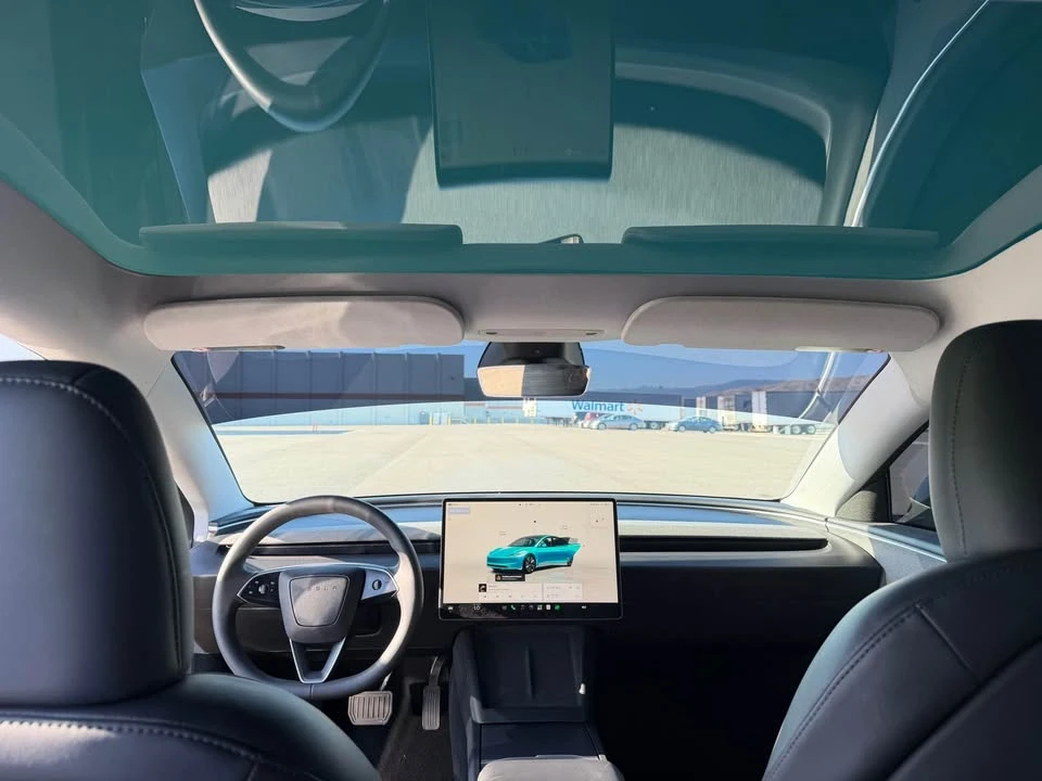 2025 Tesla Model 3 - Image 11 of 15