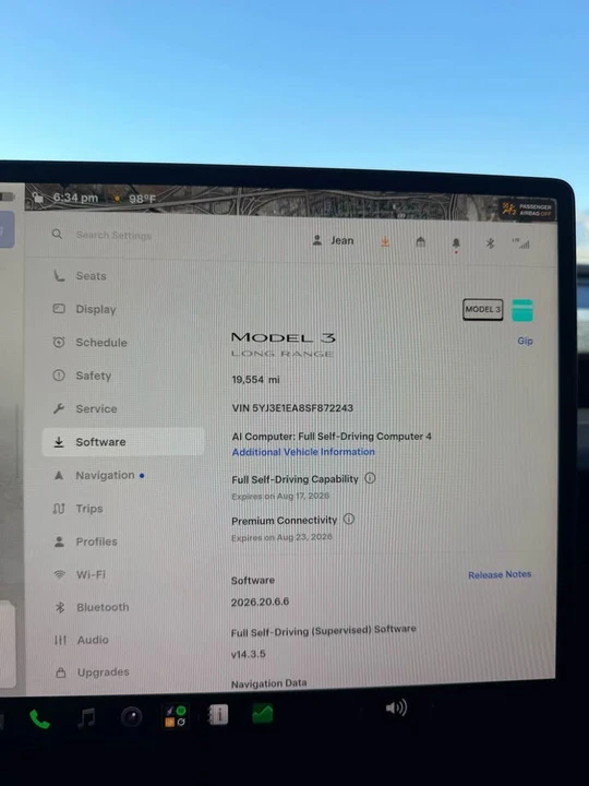 2025 Tesla Model 3 - Image 14 of 15